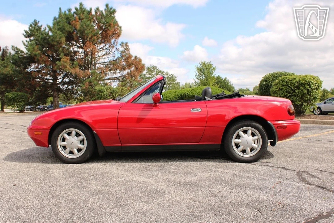 1990 Mazda NA MX-5 Miata - Image 11 of 12