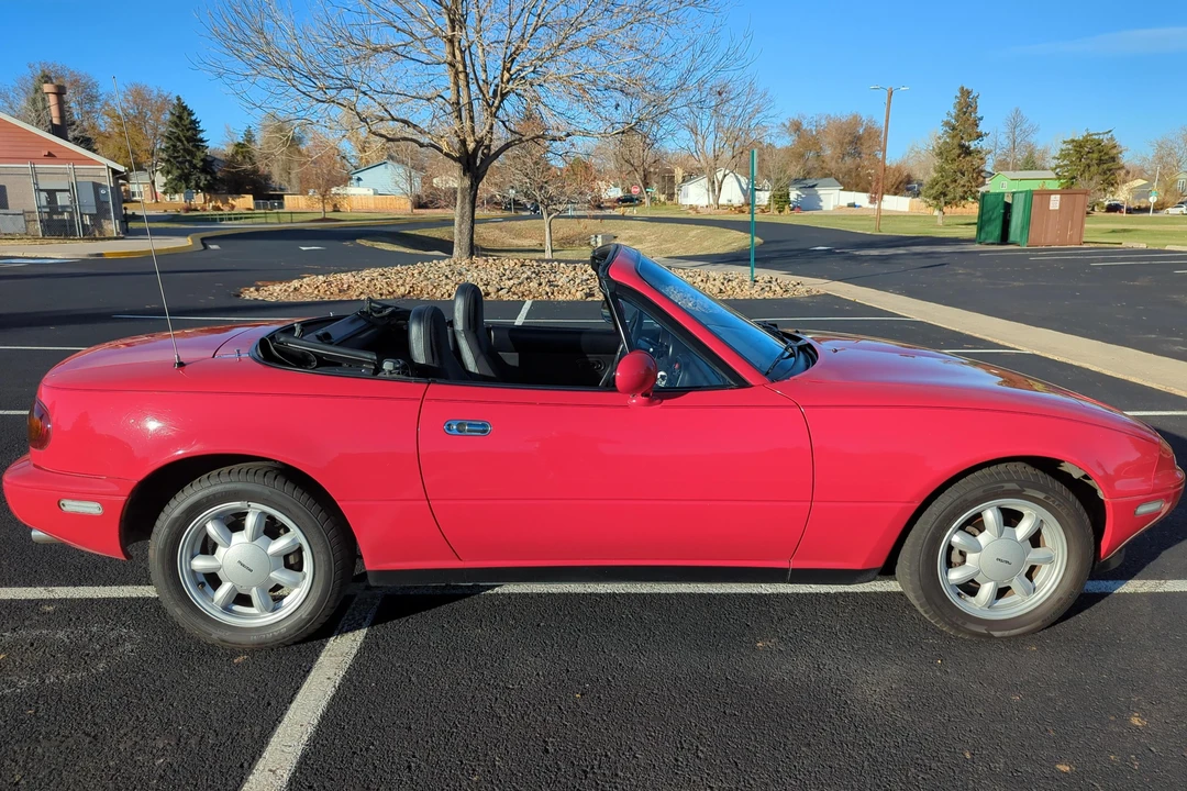 1990 Mazda NA MX-5 Miata - Image 17 of 31