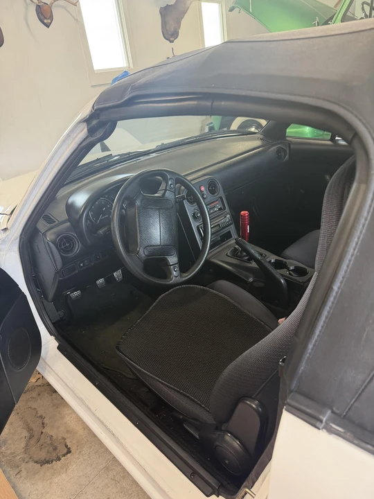 1990 Mazda NA MX-5 Miata - Image 28 of 31