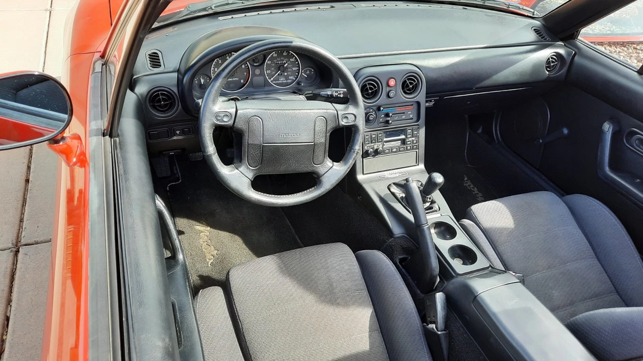 1990 Mazda NA MX-5 Miata - Image 5 of 12