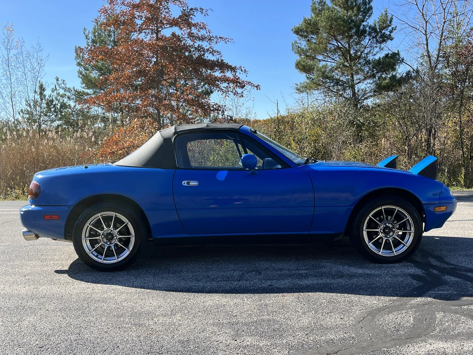 1990 Mazda NA MX-5 Miata - Image 19 of 31