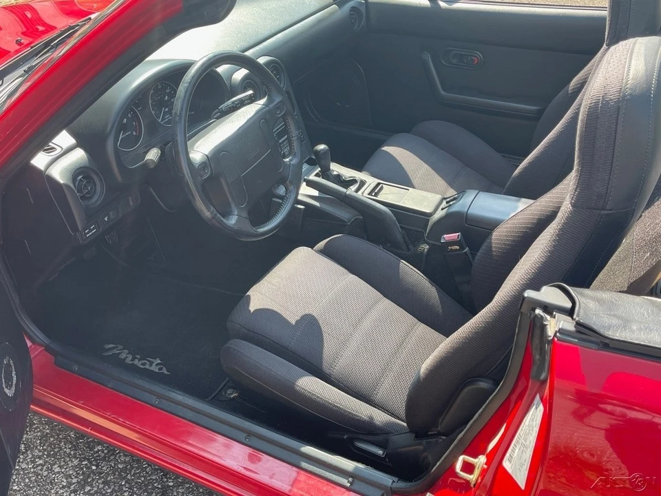 1990 Mazda NA MX-5 Miata - Image 15 of 21