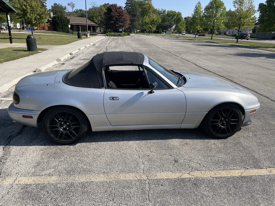 1990 Mazda NA MX-5 Miata - Image 5 of 13