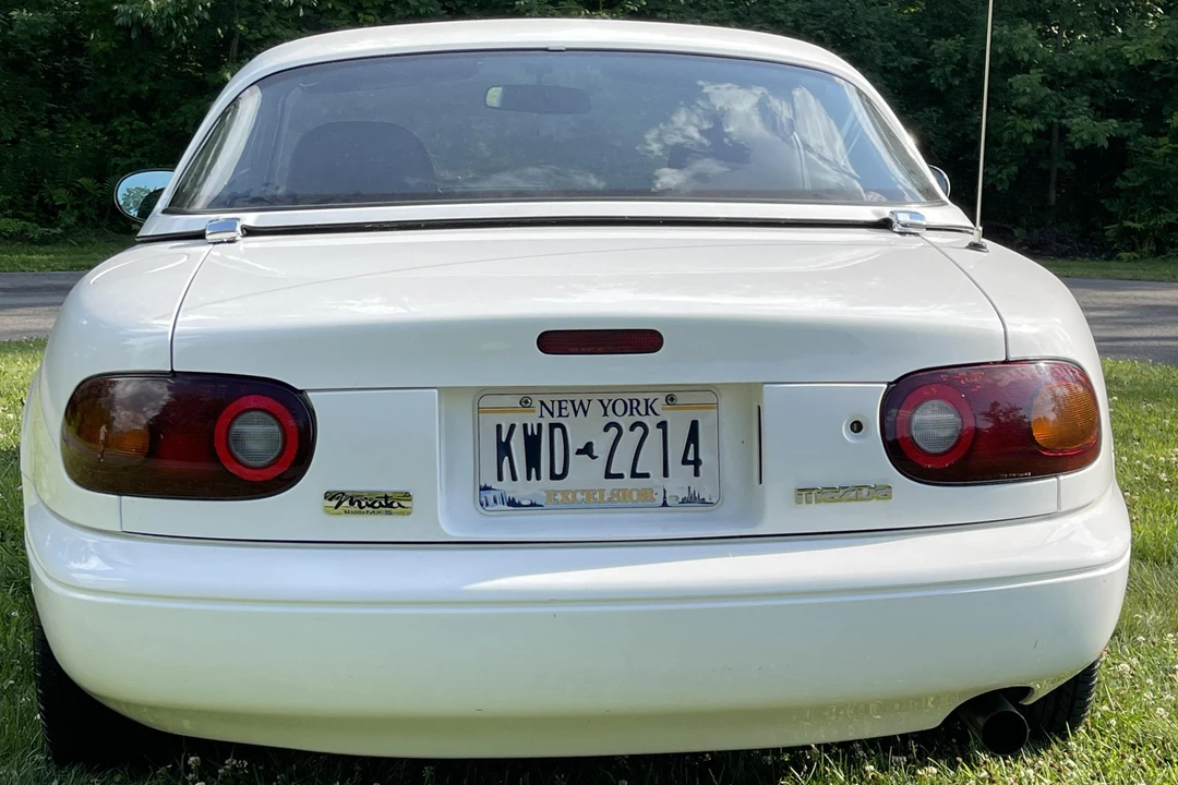 1990 Mazda NA MX-5 Miata - Image 5 of 6