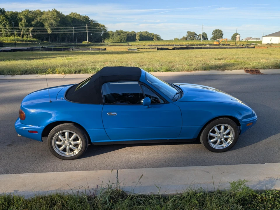 1990 Mazda NA MX-5 Miata - Image 16 of 31