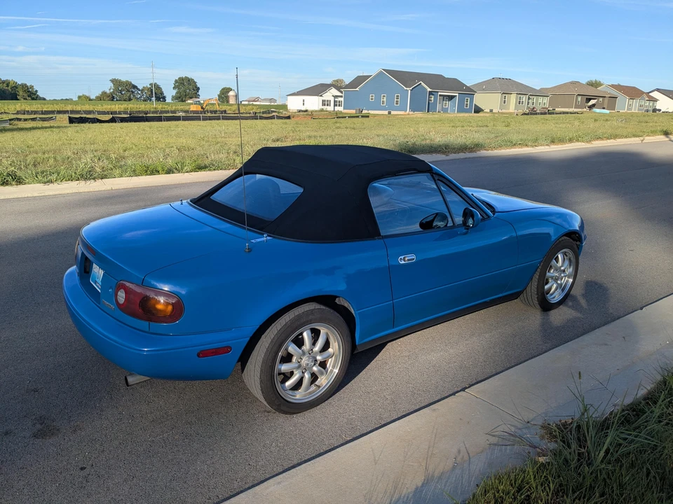 1990 Mazda NA MX-5 Miata - Image 15 of 31