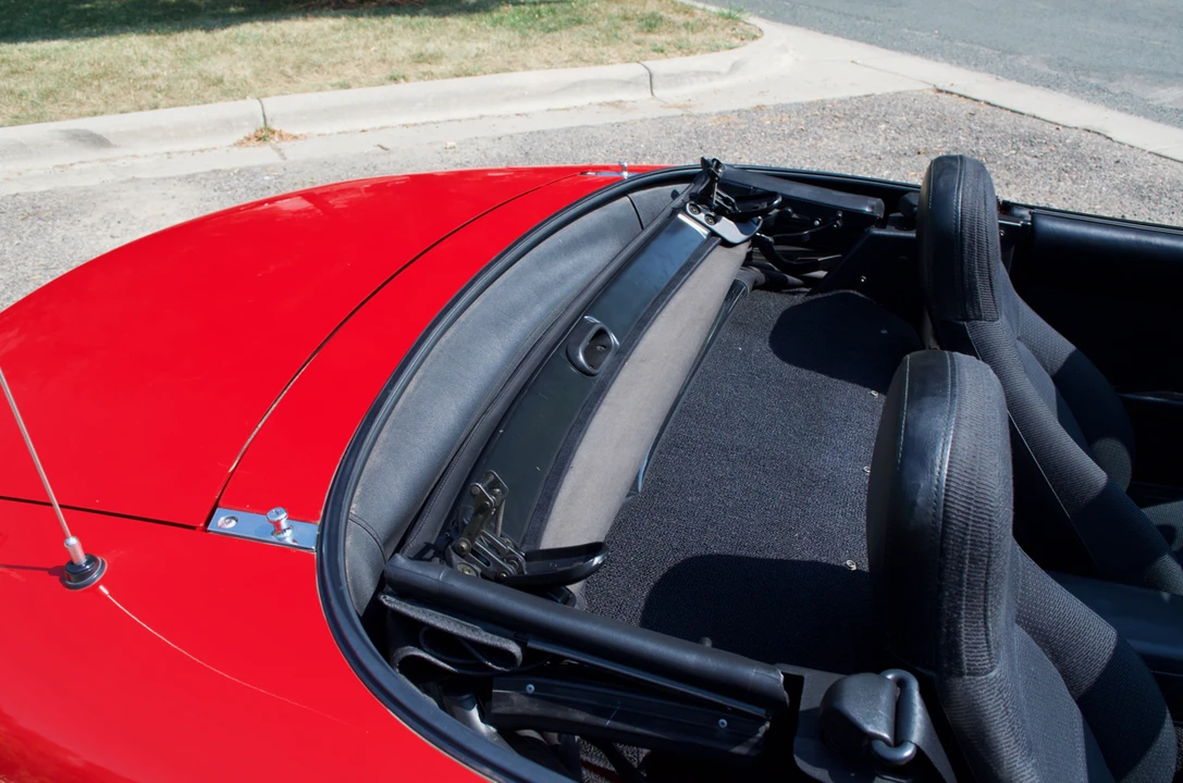 1990 Mazda NA MX-5 Miata - Image 16 of 31