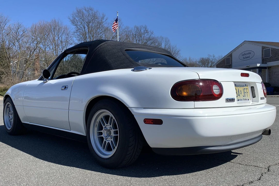 1990 Mazda NA MX-5 Miata - Image 4 of 31