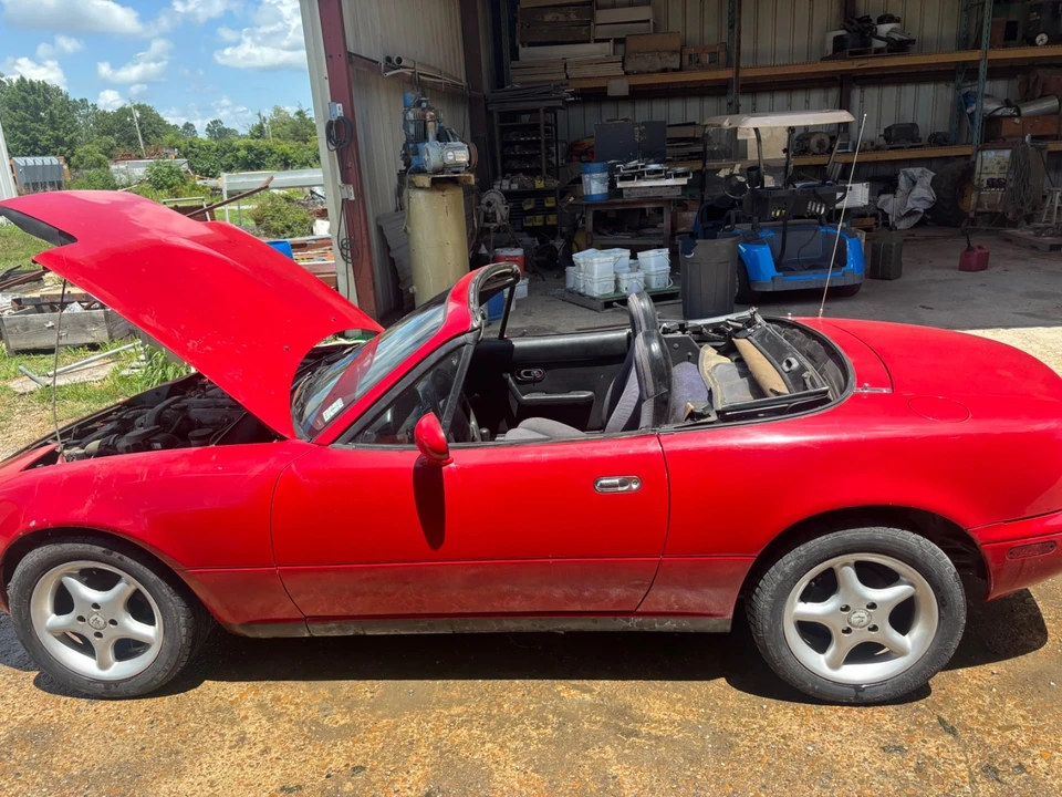 1990 Mazda NA MX-5 Miata - Image 11 of 14