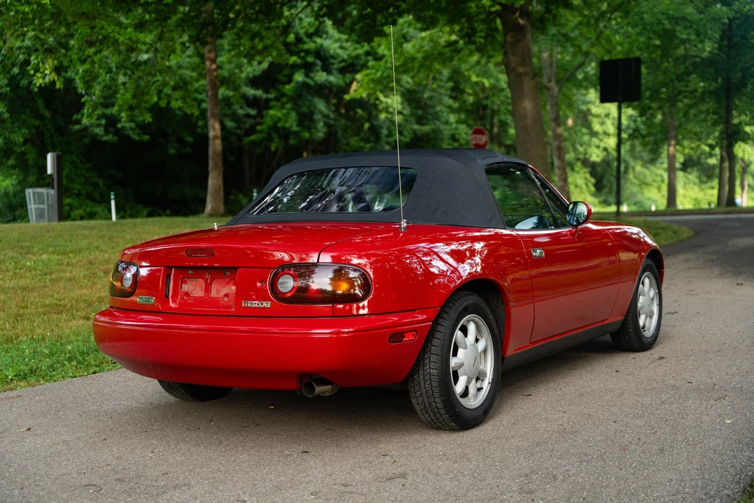 1990 Mazda NA MX-5 Miata - Image 17 of 31
