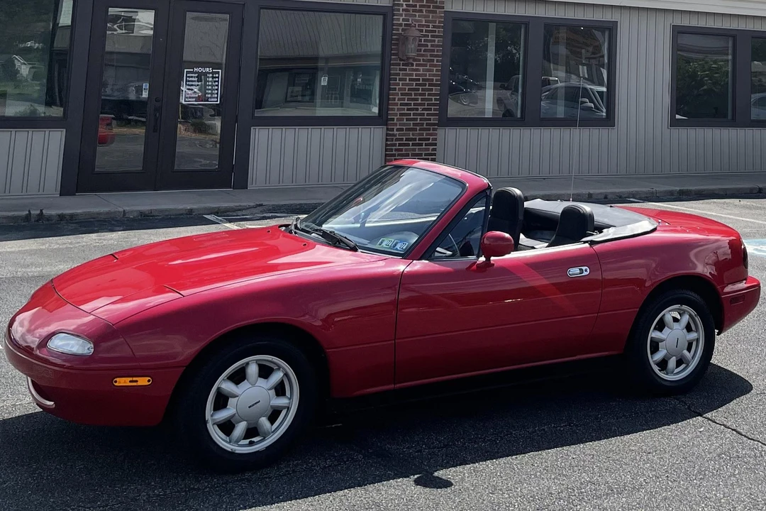 1990 Mazda NA MX-5 Miata - Image 9 of 31