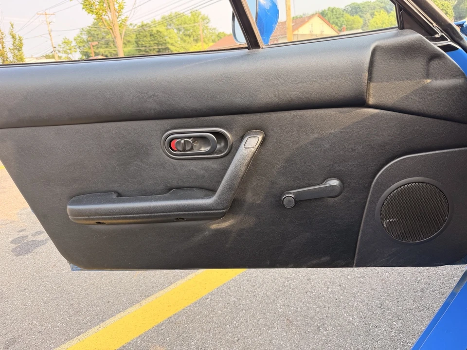 1990 Mazda NA MX-5 Miata - Image 21 of 31