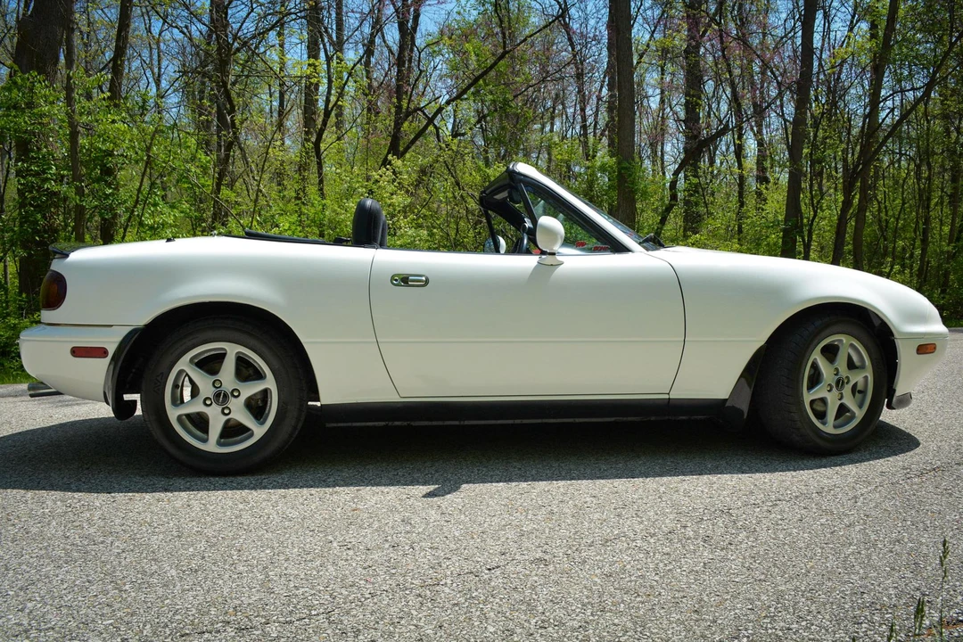 1990 Mazda NA MX-5 Miata - Image 3 of 5
