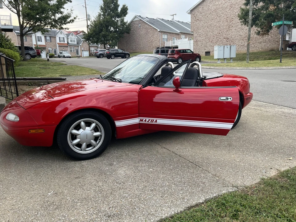 1990 Mazda NA MX-5 Miata - Image 5 of 31