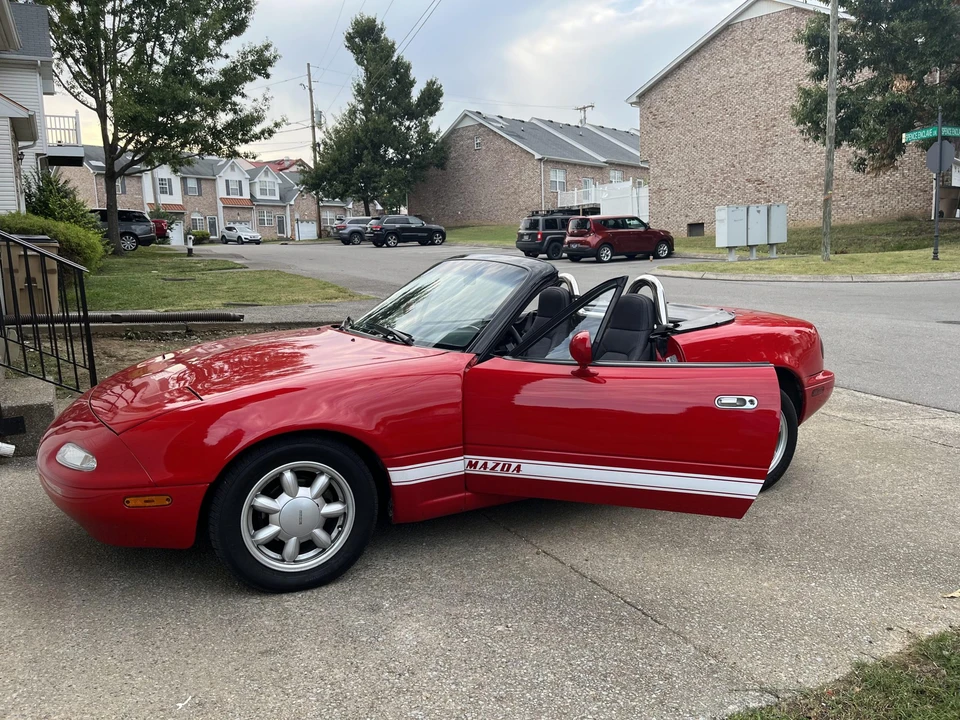 1990 Mazda NA MX-5 Miata - Image 4 of 31