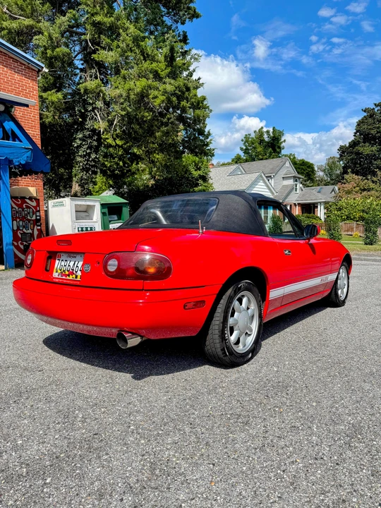 1990 Mazda NA MX-5 Miata - Image 17 of 31