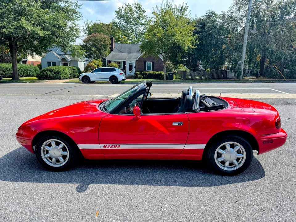 1990 Mazda NA MX-5 Miata - Image 11 of 31