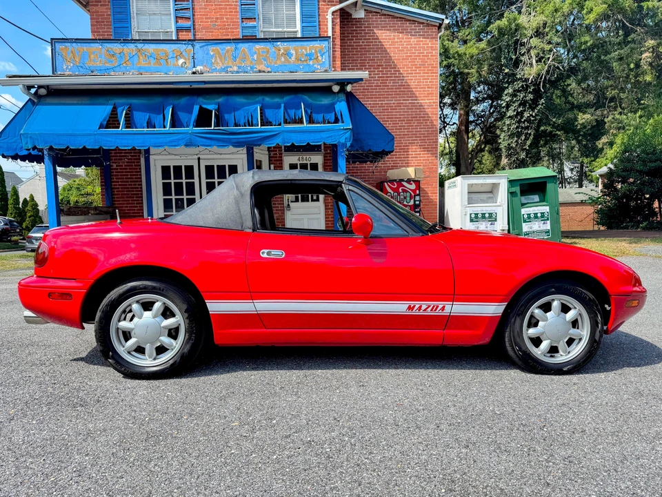 1990 Mazda NA MX-5 Miata - Image 18 of 31