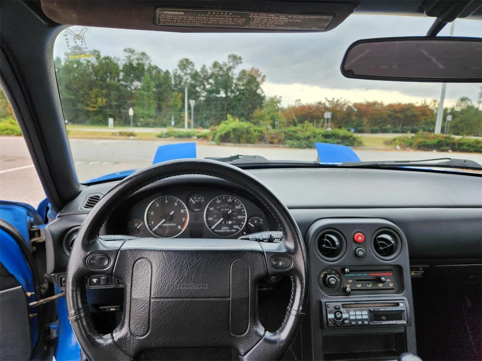 1990 Mazda NA MX-5 Miata - Image 25 of 31