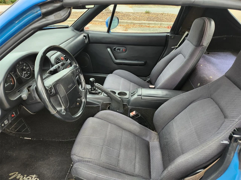 1990 Mazda NA MX-5 Miata - Image 21 of 31