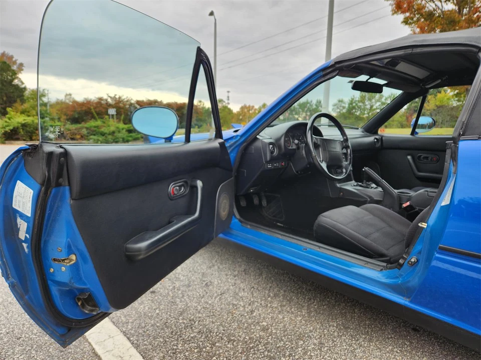 1990 Mazda NA MX-5 Miata - Image 19 of 31