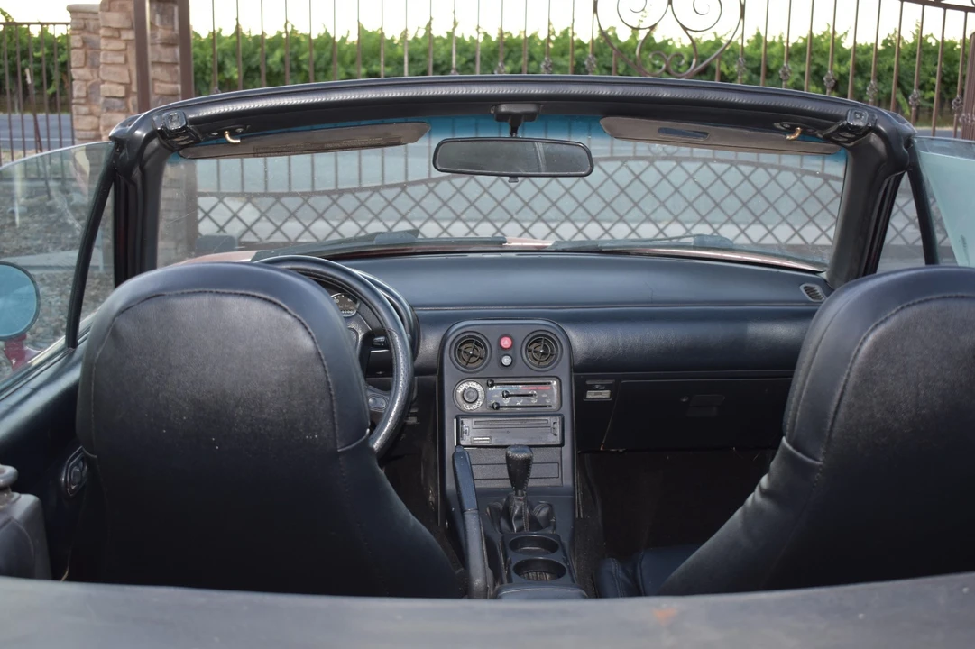 1990 Mazda NA MX-5 Miata - Image 6 of 11