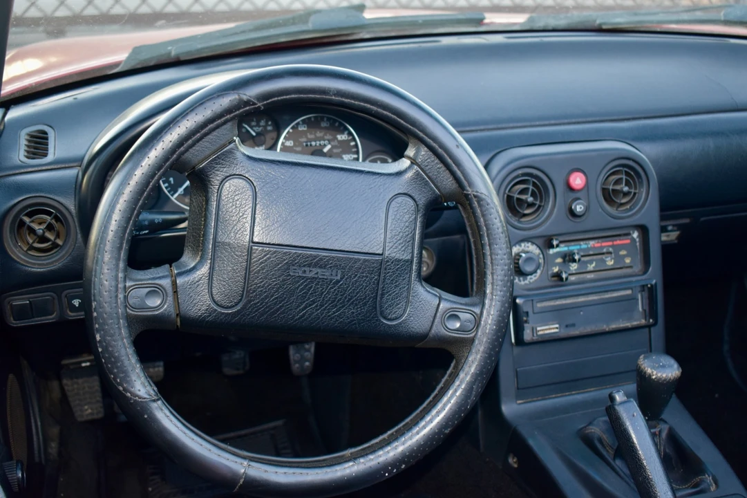 1990 Mazda NA MX-5 Miata - Image 9 of 11