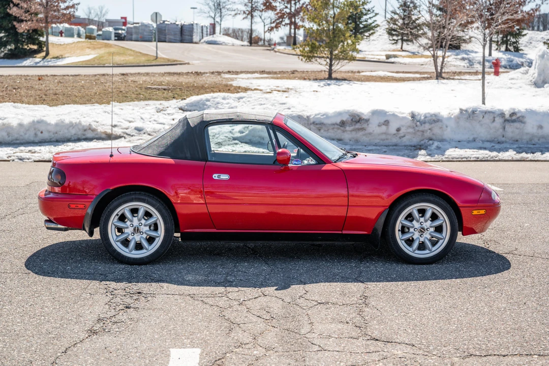 1990 Mazda NA MX-5 Miata - Image 19 of 31
