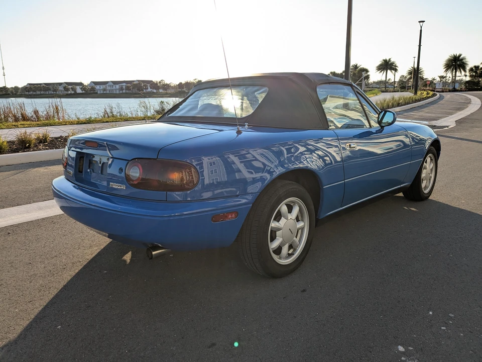1990 Mazda NA MX-5 Miata - Image 17 of 31