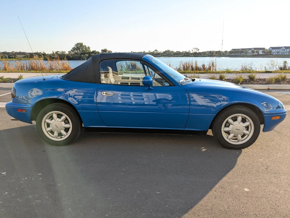1990 Mazda NA MX-5 Miata - Image 18 of 31
