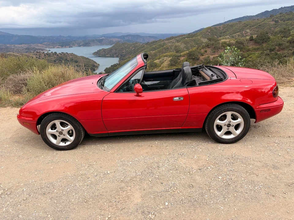 1990 Mazda NA MX-5 Miata - Image 11 of 13