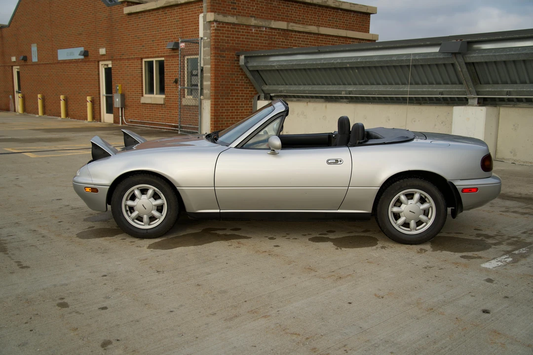 1990 Mazda NA MX-5 Miata - Image 17 of 21