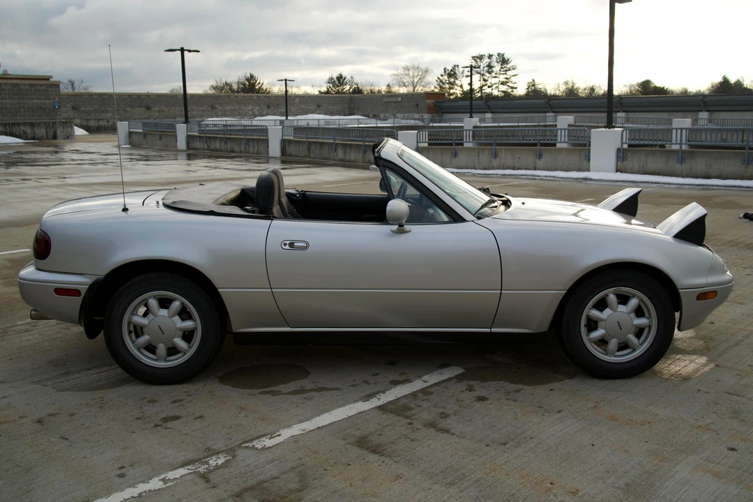 1990 Mazda NA MX-5 Miata - Image 3 of 21