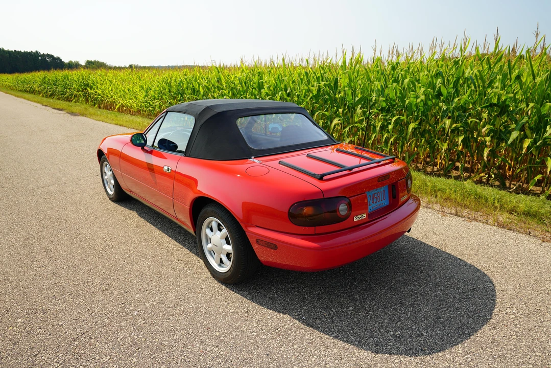 1990 Mazda NA MX-5 Miata - Image 16 of 31