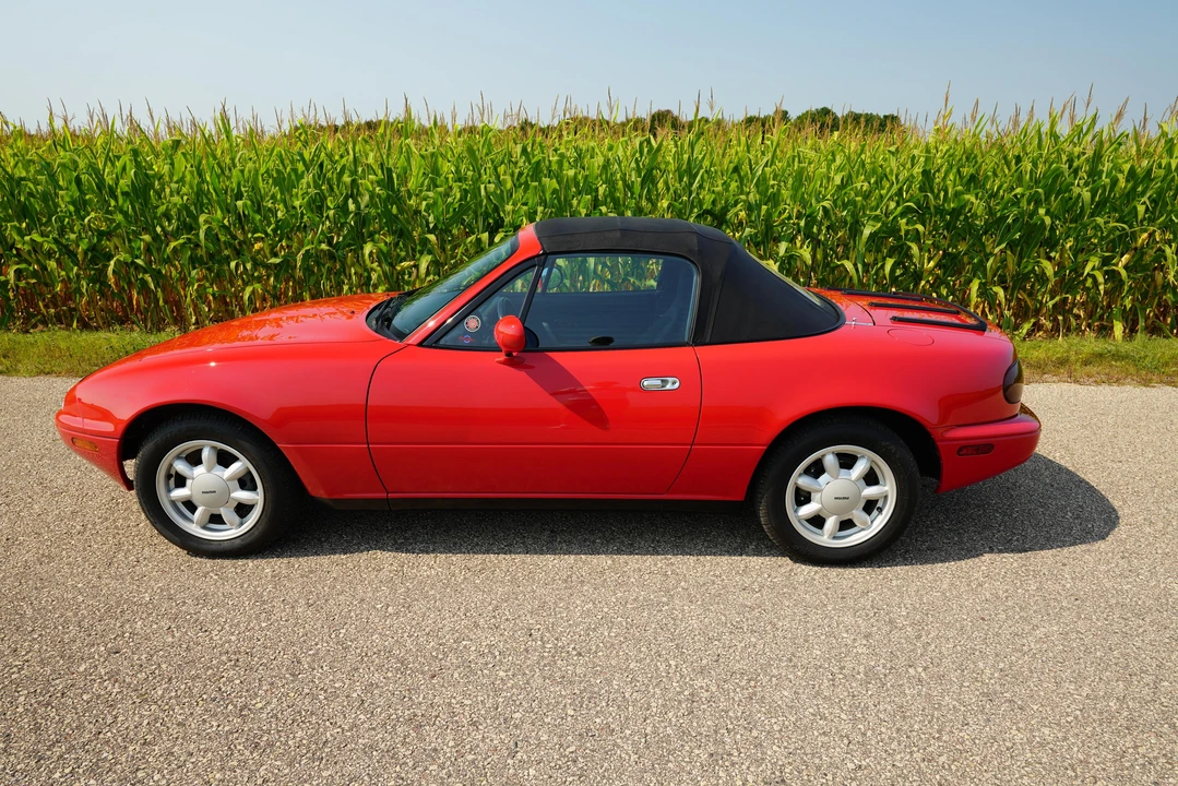 1990 Mazda NA MX-5 Miata - Image 15 of 31