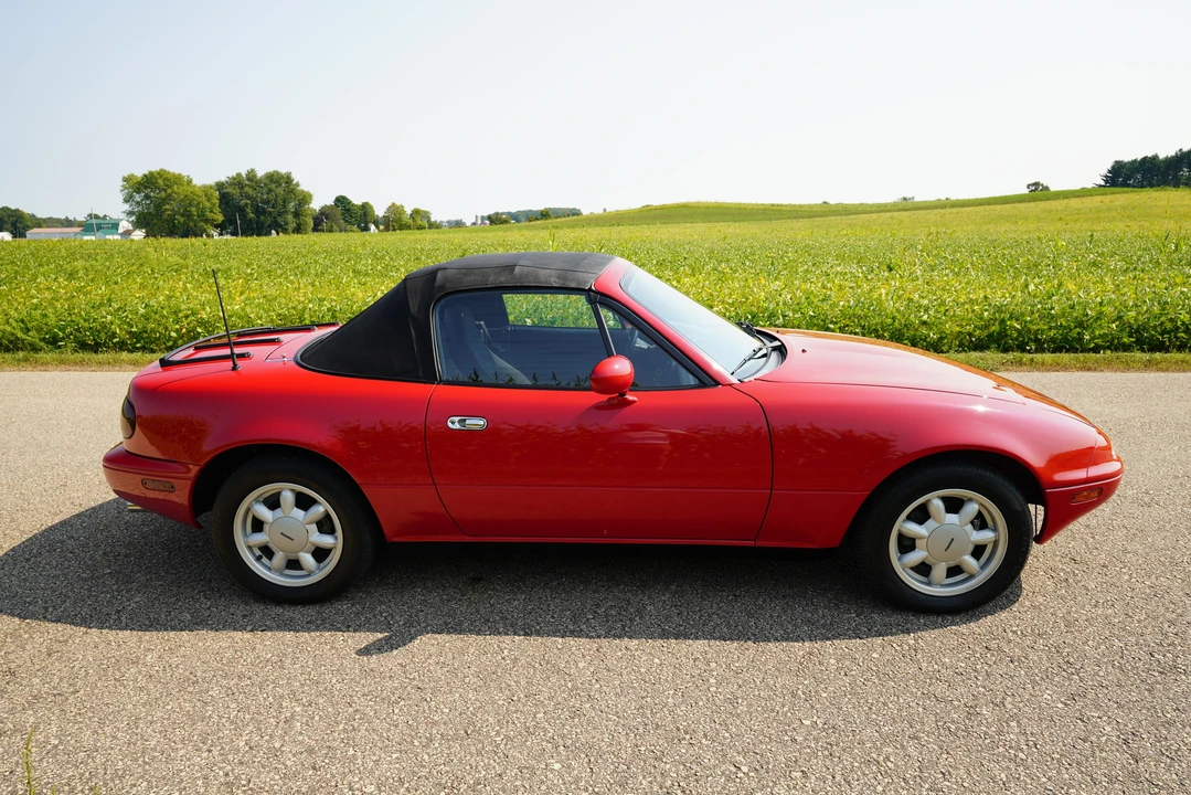 1990 Mazda NA MX-5 Miata - Image 18 of 31