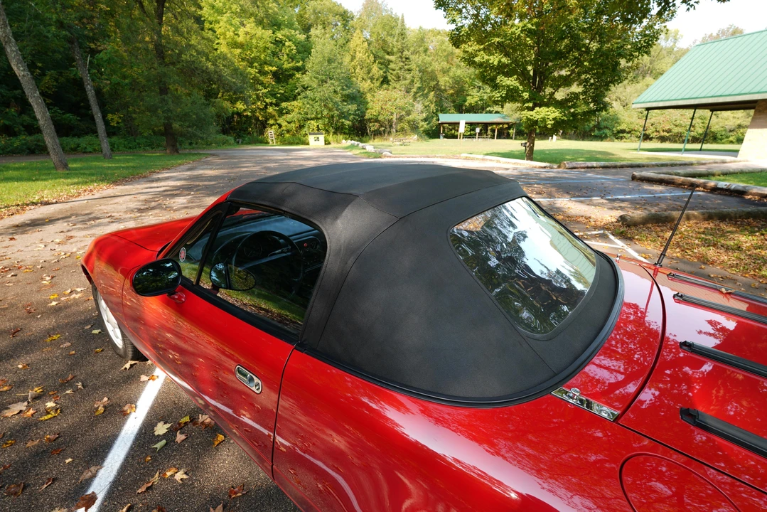 1990 Mazda NA MX-5 Miata - Image 29 of 31
