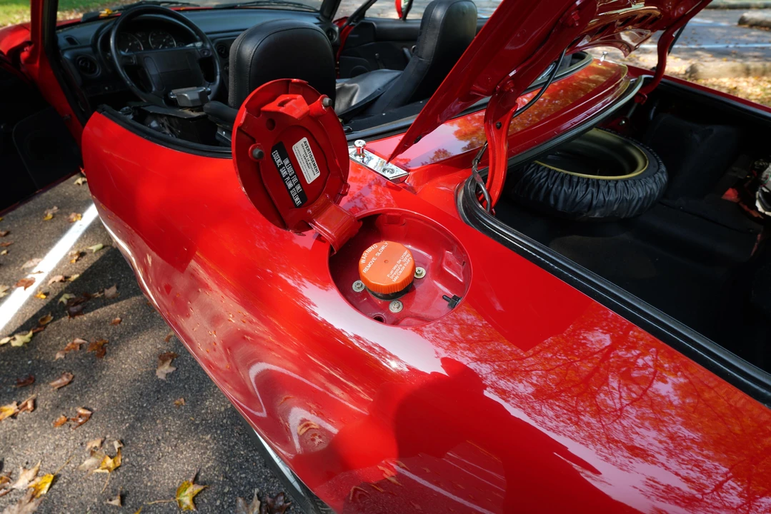 1990 Mazda NA MX-5 Miata - Image 30 of 31