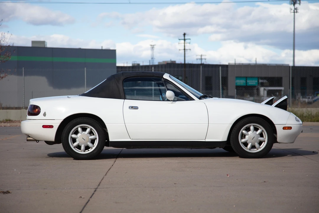 1990 Mazda NA MX-5 Miata - Image 11 of 31