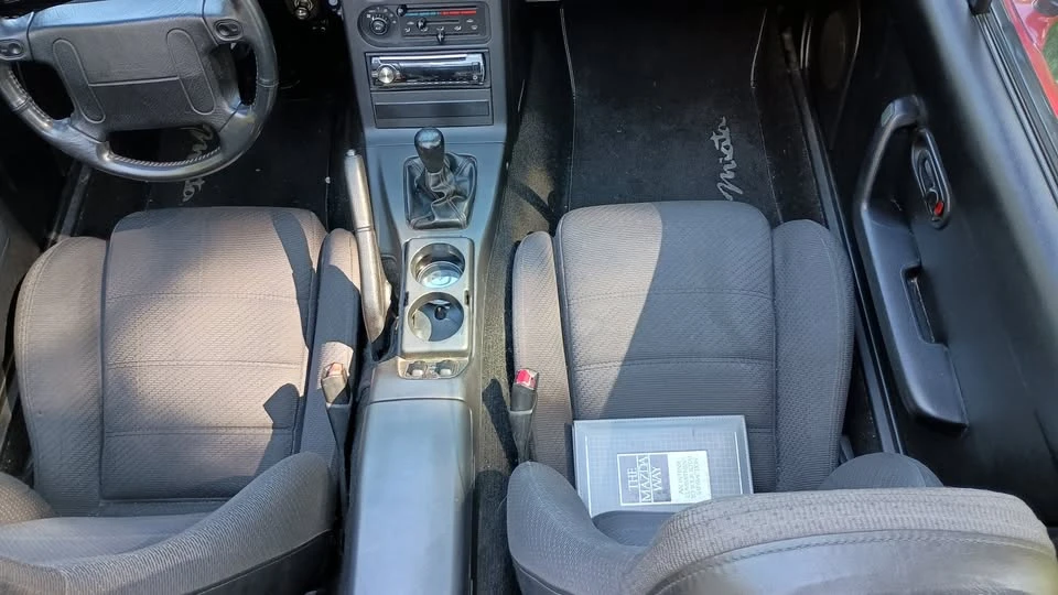 1990 Mazda NA MX-5 Miata - Image 6 of 8