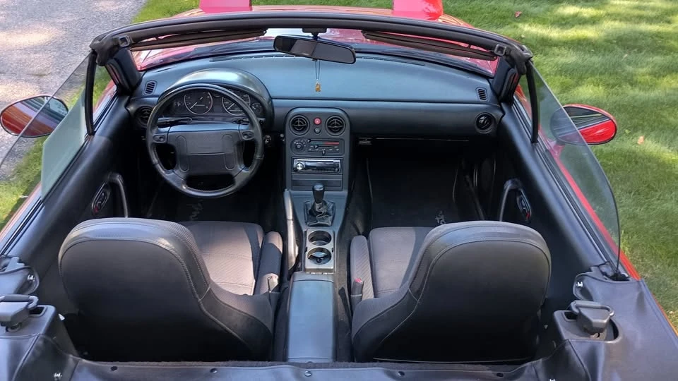 1990 Mazda NA MX-5 Miata - Image 5 of 8