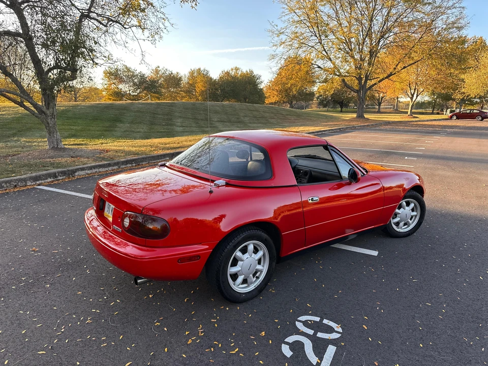 1990 Mazda NA MX-5 Miata - Image 29 of 31
