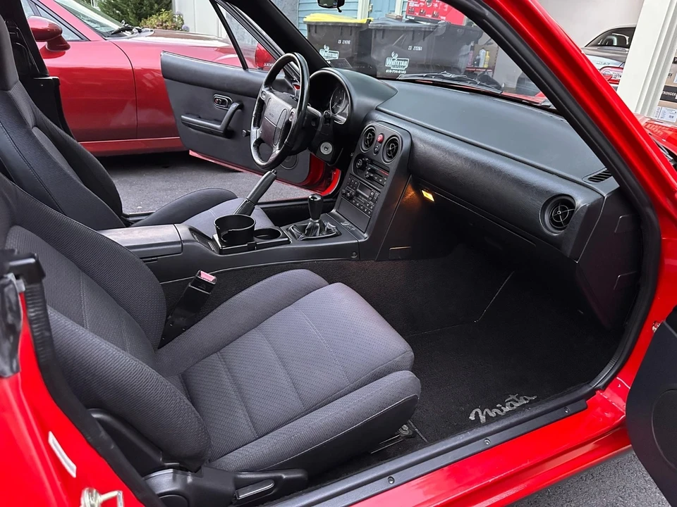 1990 Mazda NA MX-5 Miata - Image 11 of 15