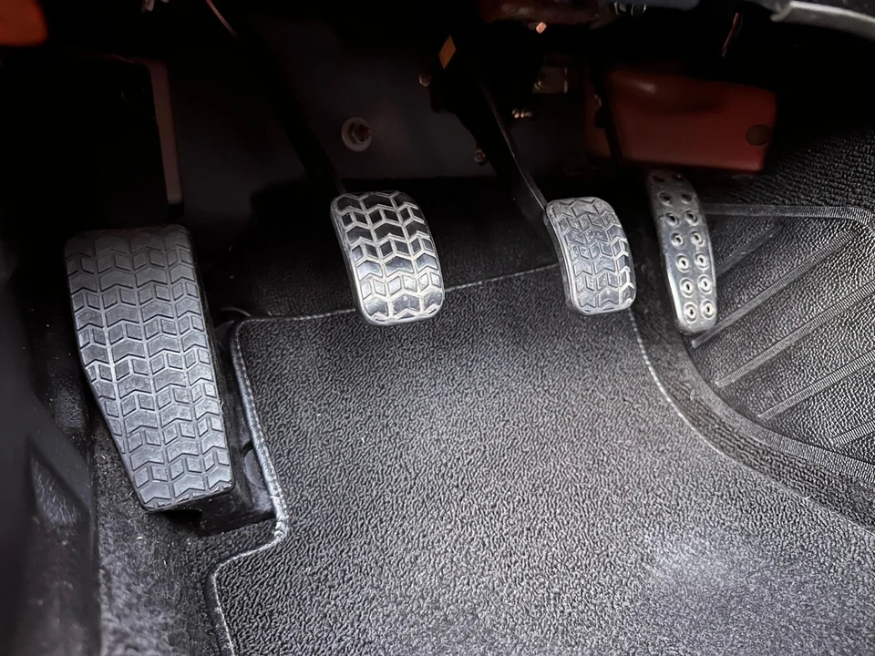 1990 Mazda NA MX-5 Miata - Image 14 of 15