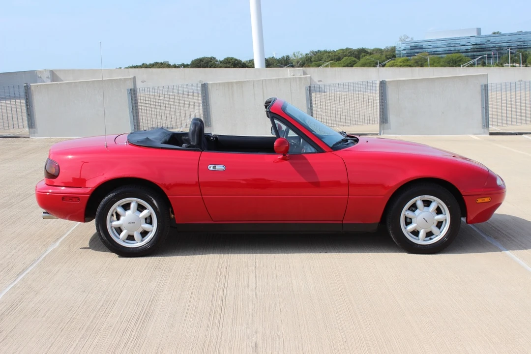 1990 Mazda NA MX-5 Miata - Image 28 of 31