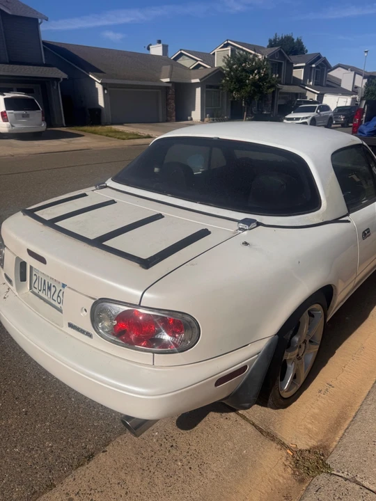 1990 Mazda NA MX-5 Miata - Image 2 of 3