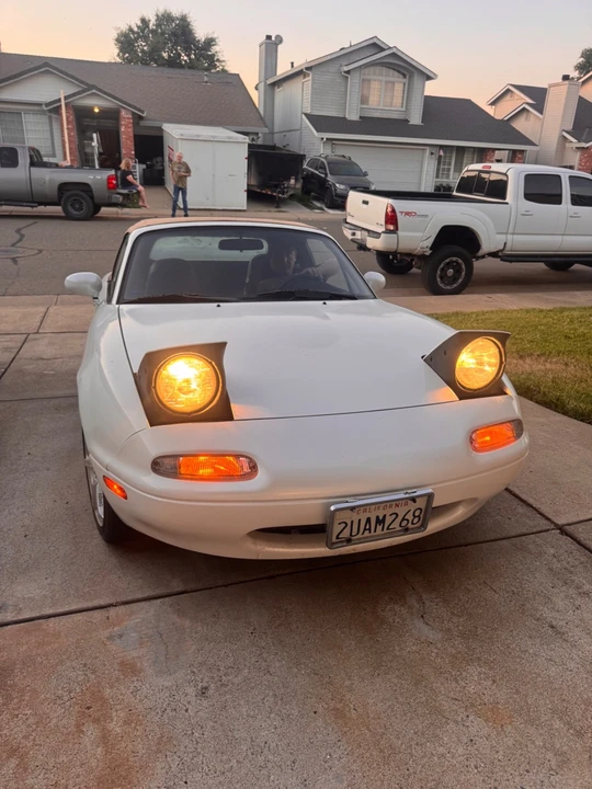 1990 Mazda NA MX-5 Miata - Image 2 of 3