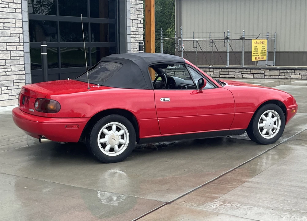 1990 Mazda NA MX-5 Miata - Image 17 of 31
