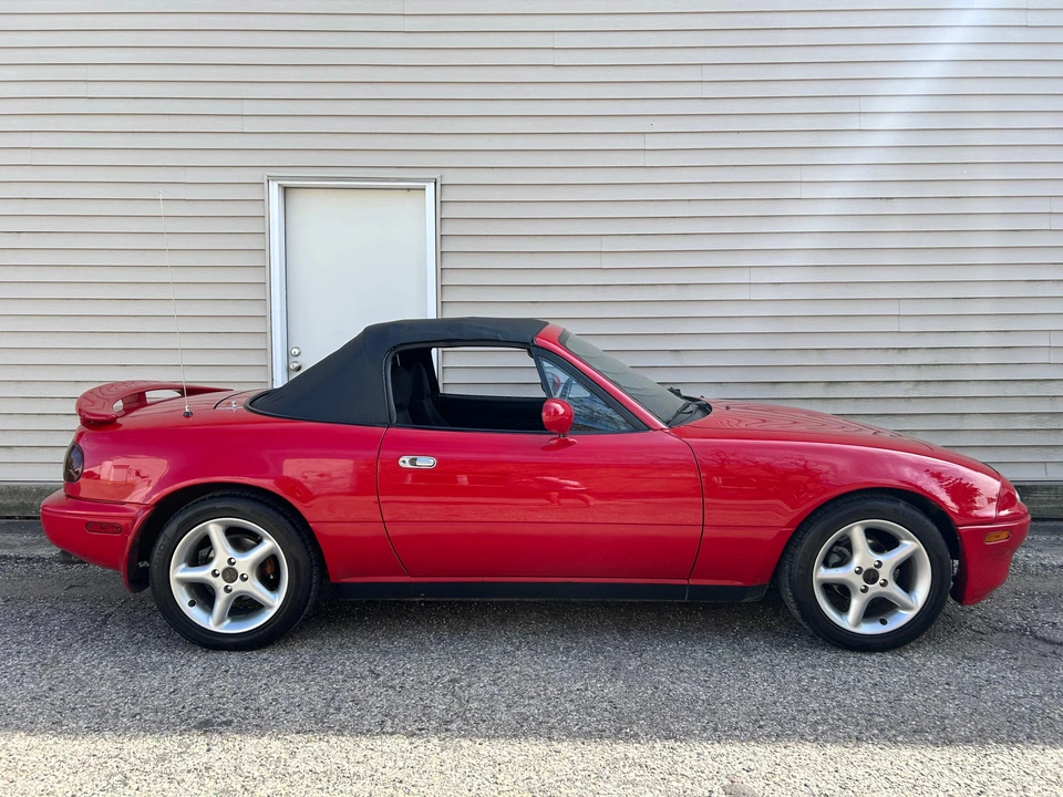 1990 Mazda NA MX-5 Miata - Image 24 of 31