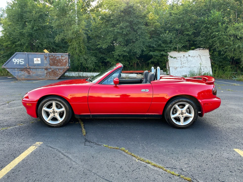 1990 Mazda NA MX-5 Miata - Image 11 of 31